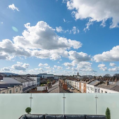 The Burton Penthouse By Fortuna Property Cheltenham Exterior foto